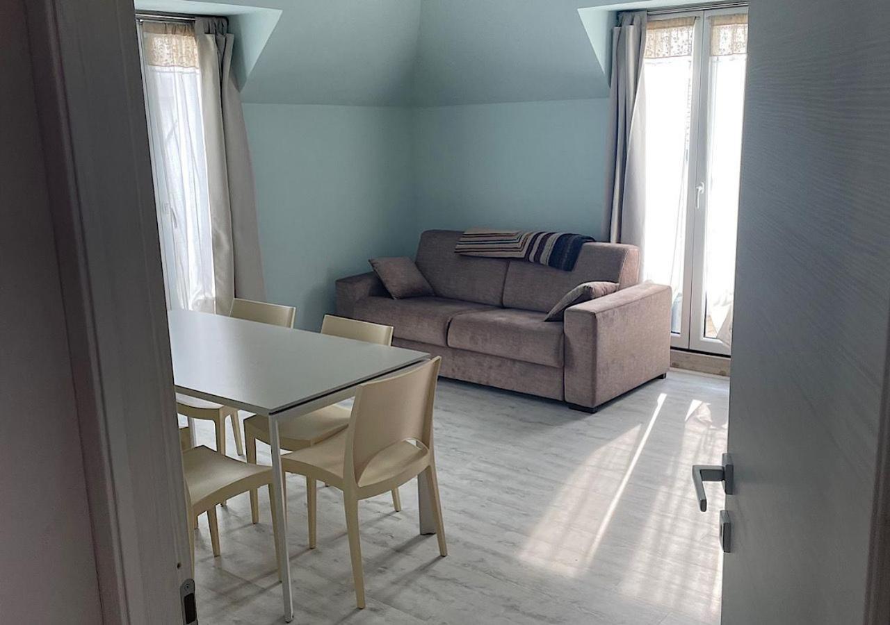 La Magnolia Apartaments IV Tulip Desenzano del Garda Eksteriør billede
